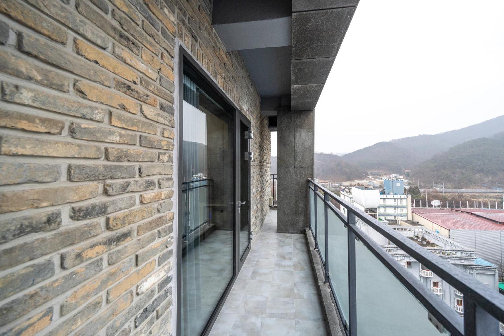 Jeonju Jazz Around Hotel ภายนอก รูปภาพ