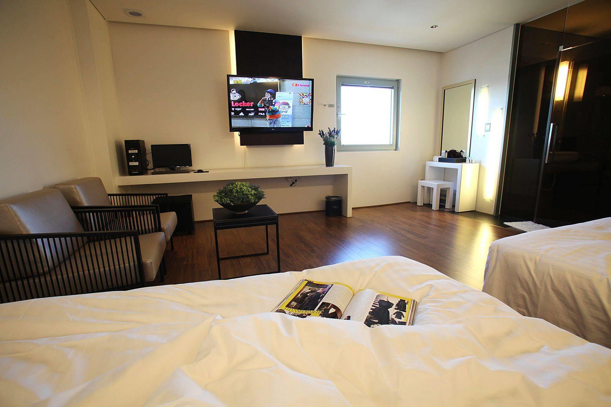 Jeonju Jazz Around Hotel ภายนอก รูปภาพ