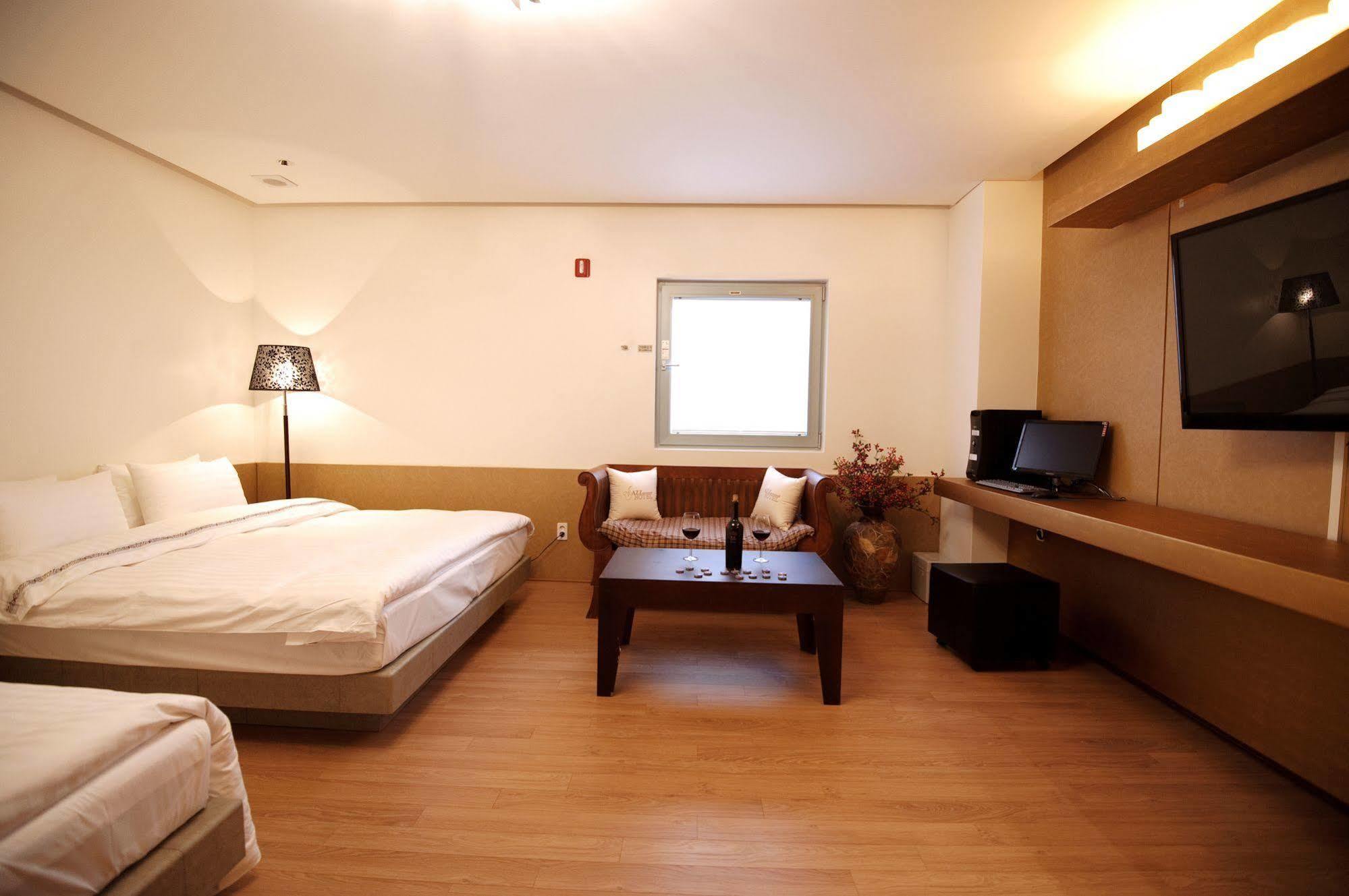Jeonju Jazz Around Hotel ภายนอก รูปภาพ