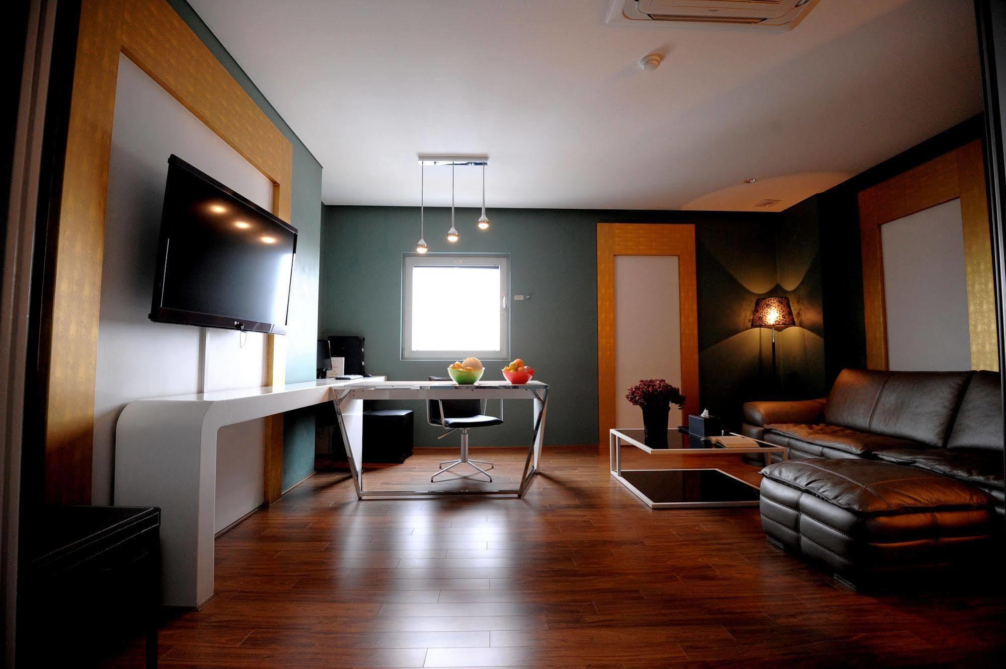 Jeonju Jazz Around Hotel ภายนอก รูปภาพ